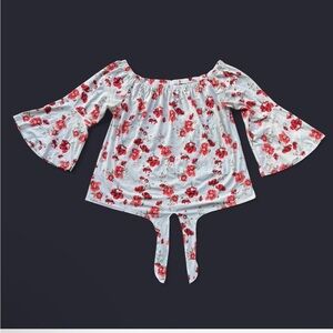 ✨ 'irlvy Rose red floral off the
shoulder top with bell sleeves✨